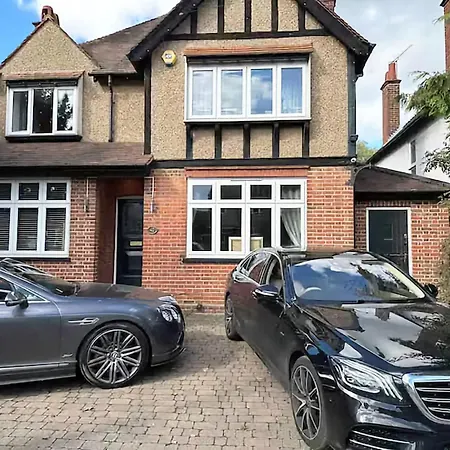 The Gemstone Manor Apartment Watford  Exterior photo