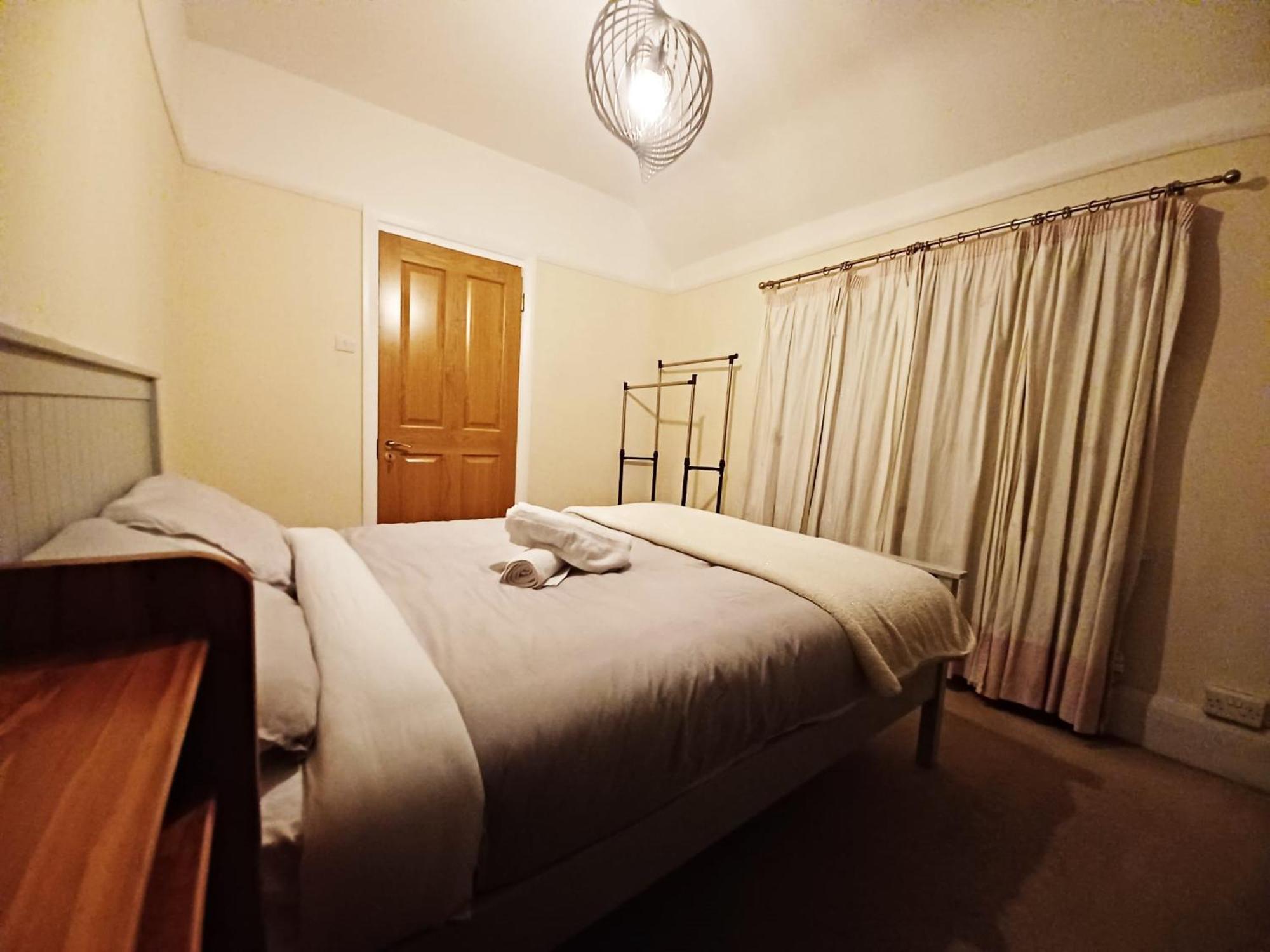 The Gemstone Manor * Watford (Hertfordshire)